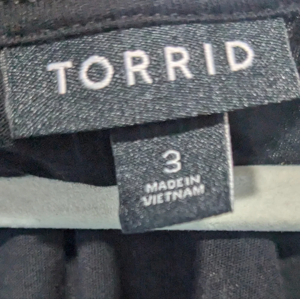 Torrid Vintage Cotton Jersey Relaxed Tie-Front Top - Picture 4 of 5